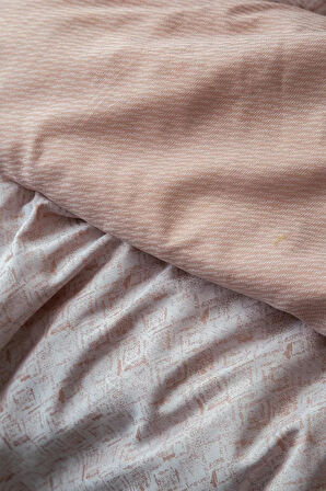 İssimo Fondane Jakarlı Saten Nevresim Takımı Çift Kişilik