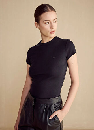 Brooks Brothers Bisiklet Yaka Siyah Kadın T-Shirt BBSS25FTS007