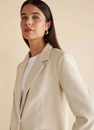 Brooks Brothers Standart Bej Kadın Ceket Arkası Düğme Detaylı Balıksırtı Des