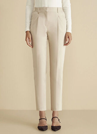 Brooks Brothers Normal Bel Regular Fit Bej Kadın Pantolon Metal Logo Detaylı Yarım Lastikli P