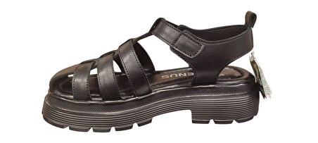 VENÜS 2409211Y BURNU KAPALI KADIN DERİ SANDALET