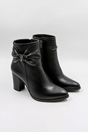 Venüs Kadın Hakiki Deri Topuklu Aksesuar Detaylı Bot 2355809K - Siyah - 36