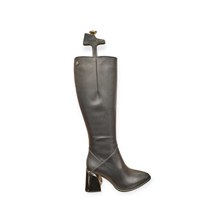 VENÜS 2552005K SİVRİ BURUN TOPUKLU KLASİK DERİ KADIN ÇİZME