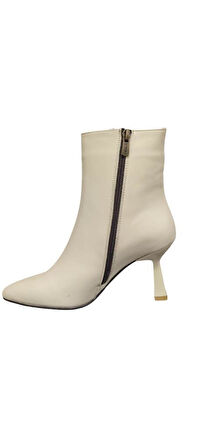 VENÜS 2554002K İNCE TOPUK SİVRİ DERİ KLASİK KADIN BOT