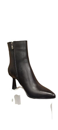 VENÜS 2554002K İNCE TOPUK SİVRİ DERİ KLASİK KADIN BOT