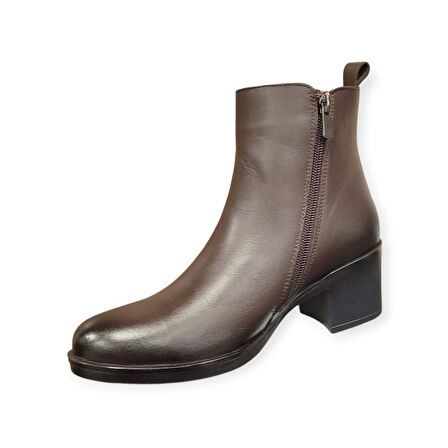 VENÜS 25021503K TOPUKLU KLASİK DERİ KADIN BOT