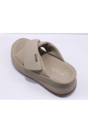 GUJA 25Y400-1 KADIN ÇAPRAZ CIRTLI KALIN TABAN TERLİK BEJ