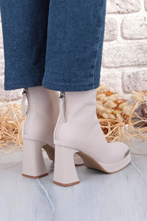 Guja 25K414-2 Kalın Topuklu Kut Burun Arka Kısımdan Fermuarlı Kadın Bot