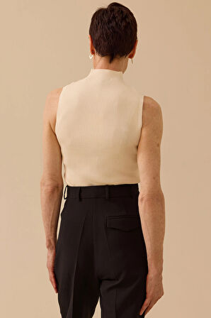 Seçil Kadın Taş Detaylı Triko Kolsuz Bluz 0027 Ekru