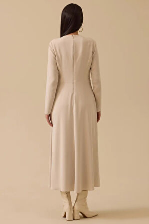 Kadın A Kesim Beli Metal Aksesuarlı Maksi Elbise - Bej | 42