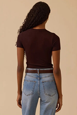 Kadın Yuvarlak Yaka Kısa Kollu Basic T-Shirt - Kahverengi | L
