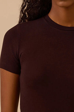 Kadın Yuvarlak Yaka Kısa Kollu Basic T-Shirt - Kahverengi | M