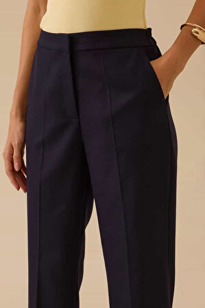 Kadın Klasik Kesim Düz Paça Bilek Boy Pantolon - Lacivert | 40