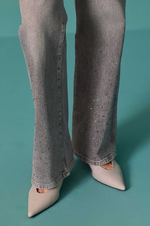 Seçil Kadın Taş Detaylı İspanyol Paça Denim Pantolon Gri