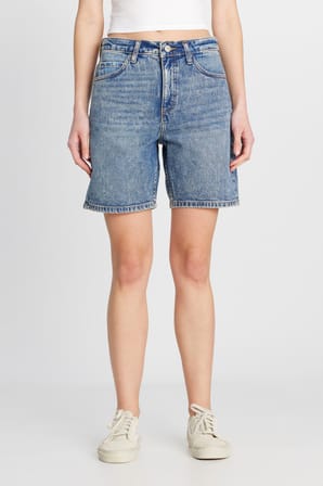 Slim Fit Dar Kesim Normal Bel Mavi Bermuda Jean Kot Şort