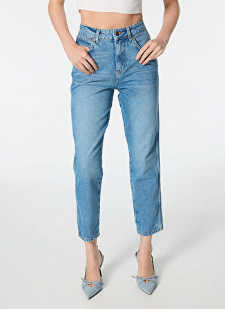 Wrangler Yüksek Bel Dar Paça Relaxed Mavi Kadın Denim Pantolon W246027XT Mid Blue Jean Pantolon