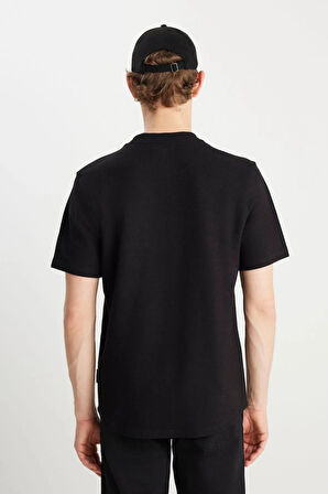 Wrangler Relaxed Fit Dokulu Basic Erkek Tişört W2510718001