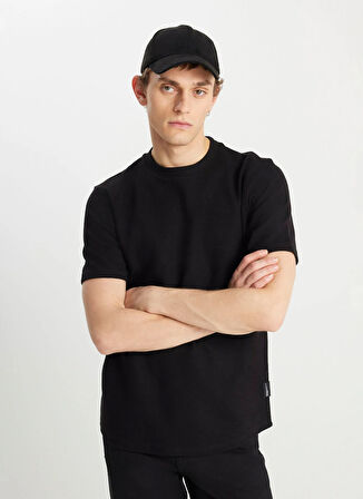 Wrangler Bisiklet Yaka Siyah Erkek T-Shirt W2510718001 Siyah T-Shirt