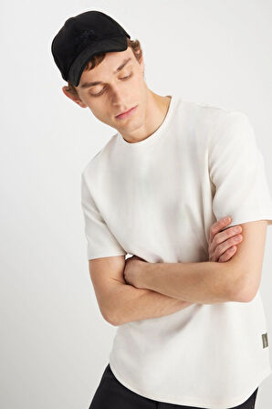 Wrangler Erkek Beyaz Relaxed Fit Dokulu Basic T-Shirt - W2510718104