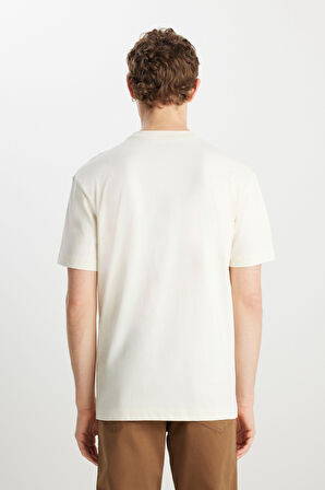 %100 Pamuk Relaxed Fit Geniş Kesim Bisiklet Yaka Minimal Logo Kırık Beyaz Tişört