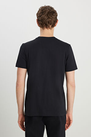 %100 Pamuk Regular Fit Normal Kesim Minimal Logo Siyah Tişört