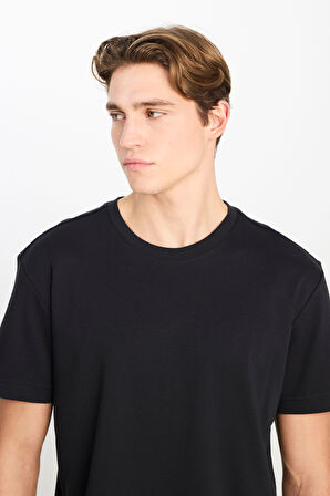 %100 Pamuk Relaxed Fit Geniş Kesim Bisiklet Yaka Siyah Basic T-shirt