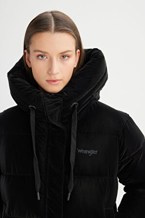 Regular Fit Normal Kesim Dik Yaka Kapüşonlu Siyah Şişme Mont