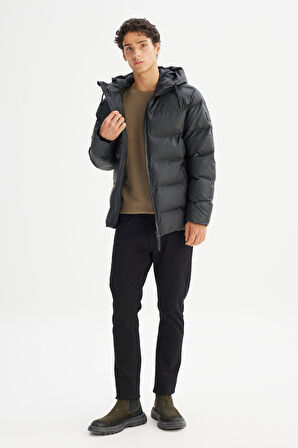 Regular Fit Normal Kesim Kapüşonlu Cepli Şişme Puffer Mont