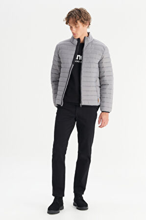 Regular Fit Normal Kesim Dik Yaka Cepli Şişme Mont