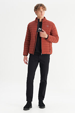 Regular Fit Normal Kesim Dik Yaka Cepli Şişme Mont