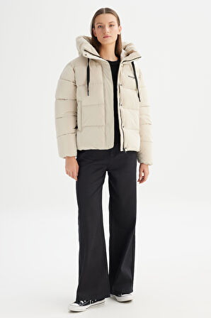 Regular Fit Normal Kesim Kapüşonlu Bej Mont