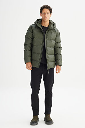 Regular Fit Normal Kesim Kapüşonlu Cepli Puffer Şişme Mont