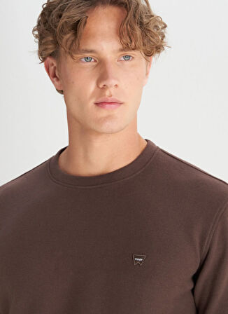 Wrangler Bisiklet Yaka Koyu Kahve Erkek Sweatshırt MW242262024 Kahverengi Sweatshirt