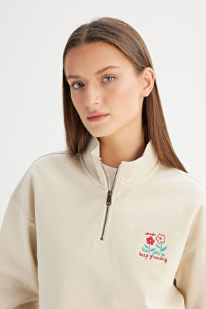 Regular Fit Normal Kesim Fermuar Yaka Detaylı Bej Sweatshirt