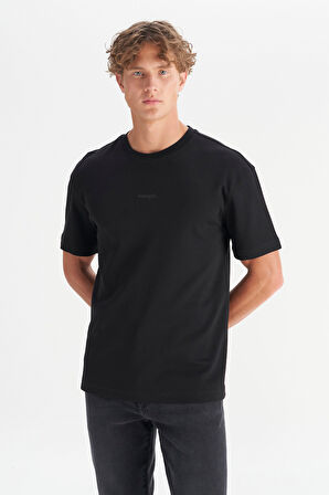 %100 Pamuk Relaxed Fit Rahat Kesim Biisklet Yaka Logo Detaylı Tişört