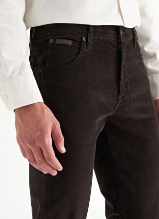 Wrangler Normal Bel Slim Fit Koyu Kahve Erkek Chino Pantolon MW12SECH31 Kahverengi Chino Pant