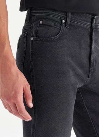 Wrangler Normal Bel Straight Siyah Erkek Denim Pantolon MW12100012TI Siyah Denim Pantolon