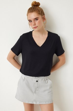 V Yaka Basic Viskon T-shirt SİYAH LEN0001
