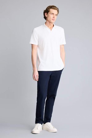 DeFacto Regular Fit Krinkıl Dikey Dokulu Hafif Kumaş Polo Yaka Kısa Kollu Tişört E1207AX26SMER85