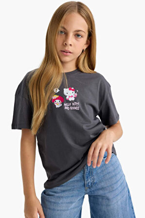 Kız Çocuk Hello Kitty Relax Fit Bisiklet Yaka Sırt Baskılı Kısa Kollu Tişört