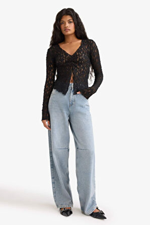 A Kesim V Yaka Dantel Uzun Kollu Tişört