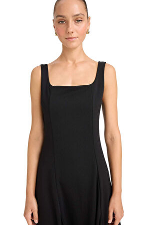 A Kesim Kare Yaka Krep Midi Elbise 