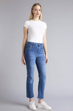 DeFacto Crop Flare Fıt Düşük Bel Bilek Boy Jean Yıkamalı Pantolon G2217AX26SPNM28