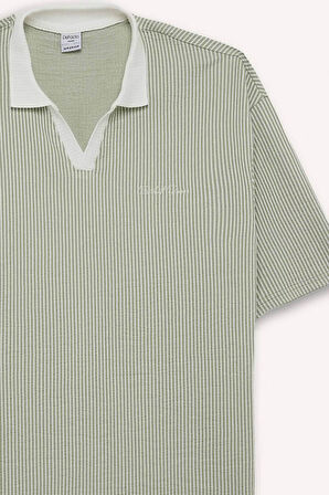 Boxy Fit Polo Yaka Slogan Baskılı Kısa Kollu Polo Tişört