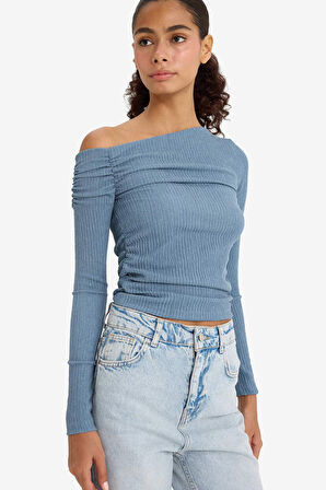 Slim Fit Dar Kesim Tek Omuzlu Bürümcük Bluz