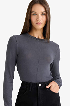 Slim Fit Dar Kesim Bisiklet Yaka Uzun Kollu Tişört