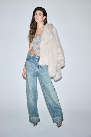 Straight Fit Yüksek Bel Paça Ucu Kesik Bilek Boy Jean Yıkamalı Pantolon