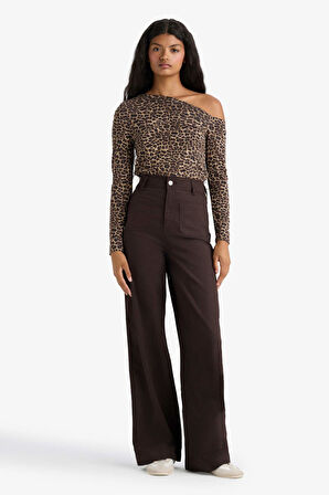 Slim Fit Dar Kesim Tek Omuzlu Leopar Desenli Uzun Kollu Tişört
