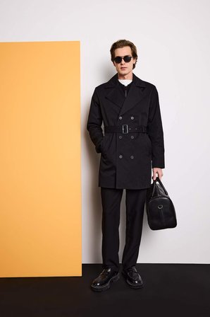 DeFacto Slim Fit Astarlı Düğmeli Cepli Kemerli Mevsimlik Trençkot D5528AX26SPBK27