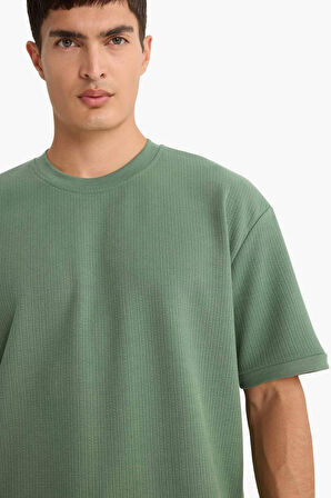 Oversize Geniş Kalıp Bisiklet Yaka Kısa Kollu Tişört